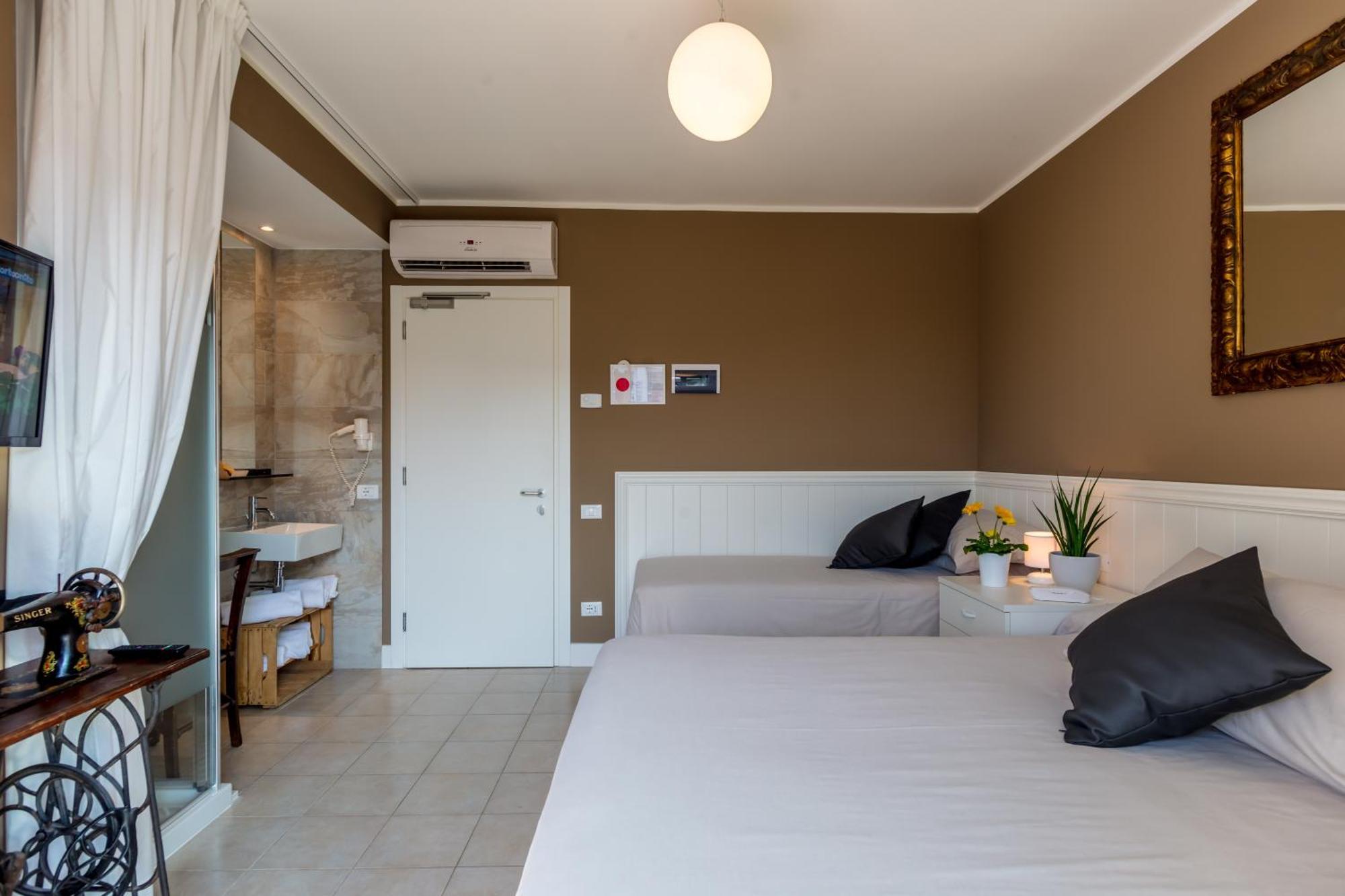 Hotel Maximilian Bardolino Room photo