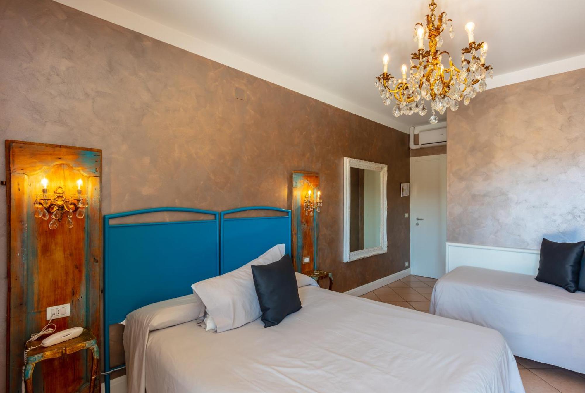 Hotel Maximilian Bardolino Room photo