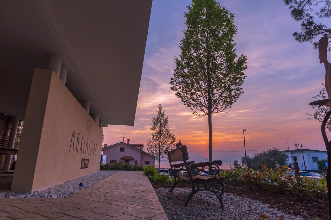 Hotel Maximilian Bardolino Exterior photo