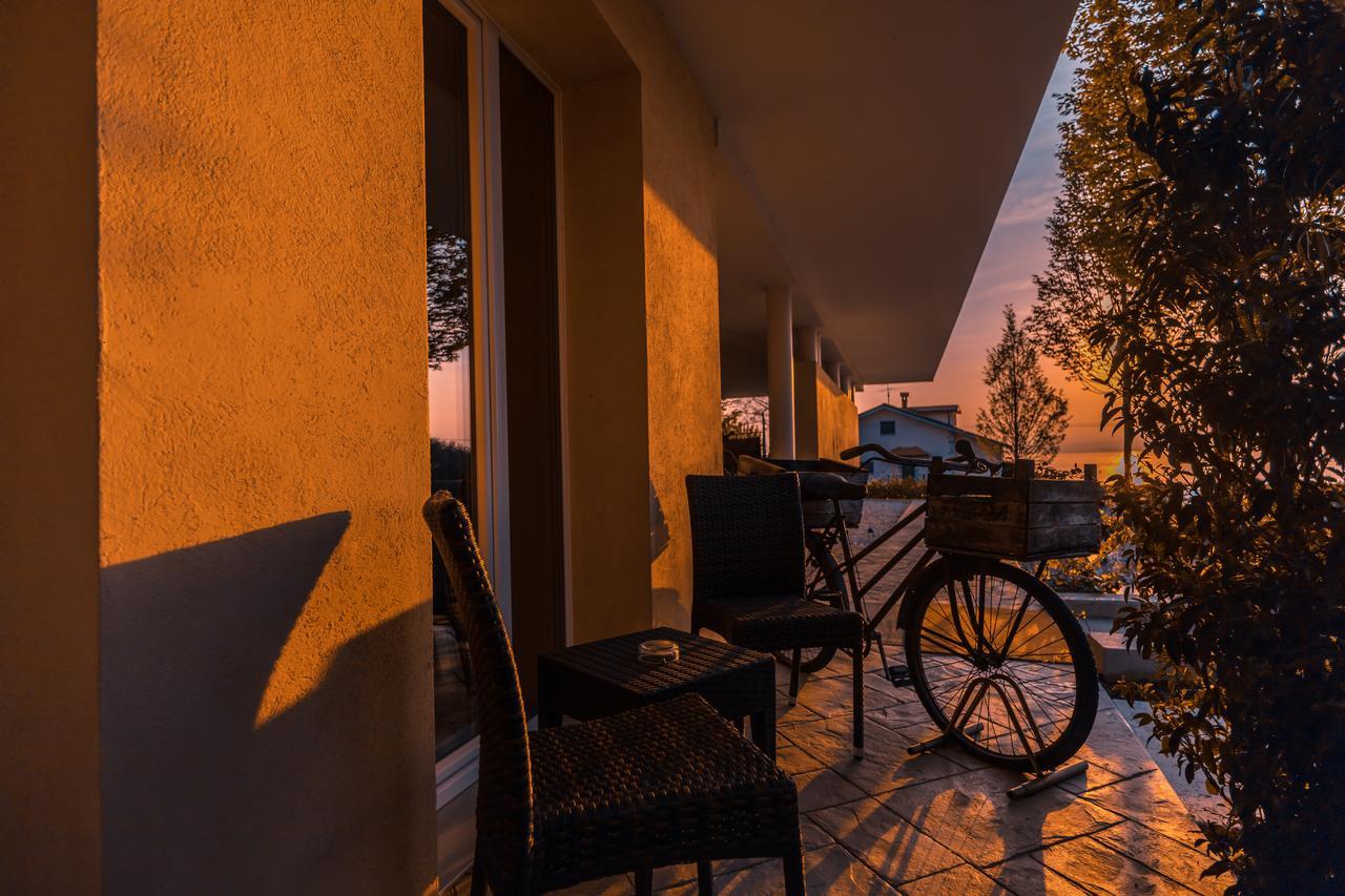 Hotel Maximilian Bardolino Exterior photo